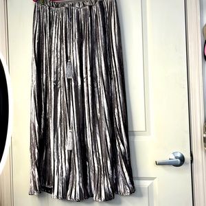 Self surroundings, large velvet, grey, maxi skirt